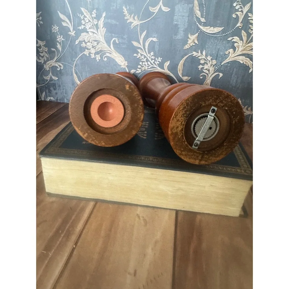 Vintage Verity Southall Wood Salt Shaker and Pepper Mill Set Made in USA MCM 10